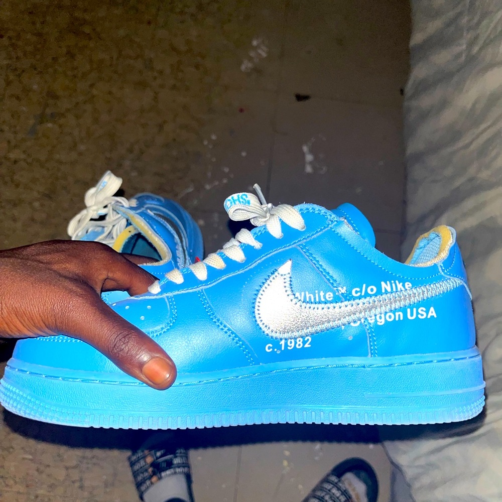 Wore twice off white made in 2017 with the original tag